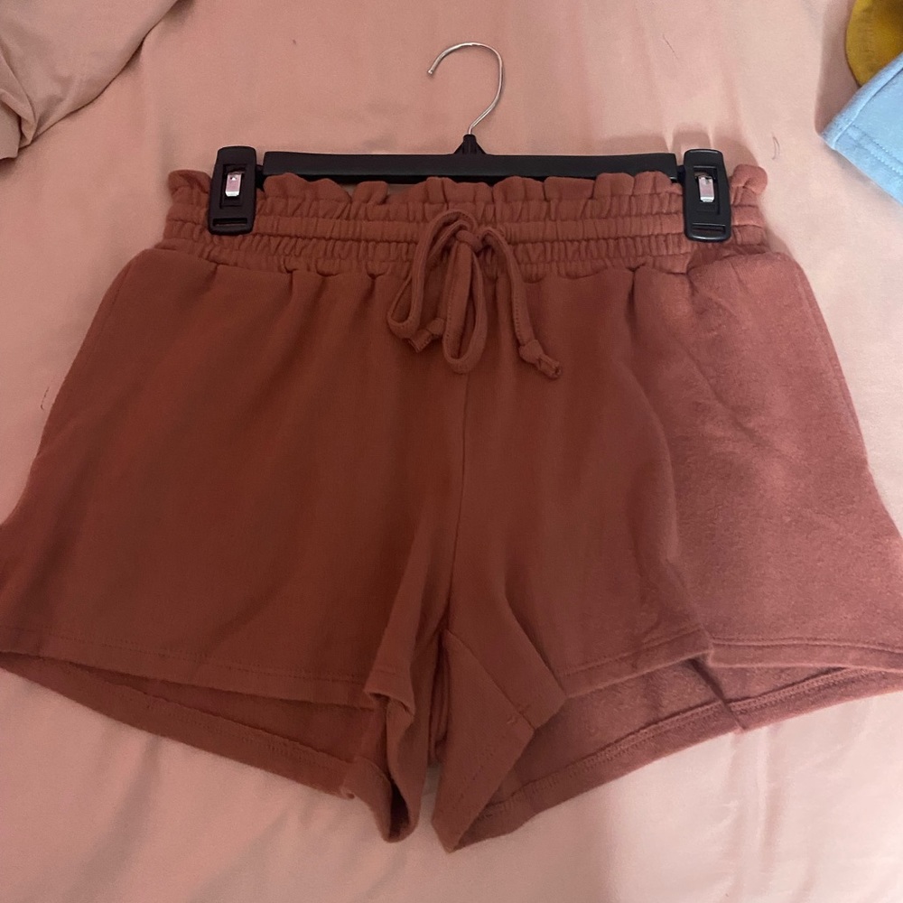 Active wear shorts